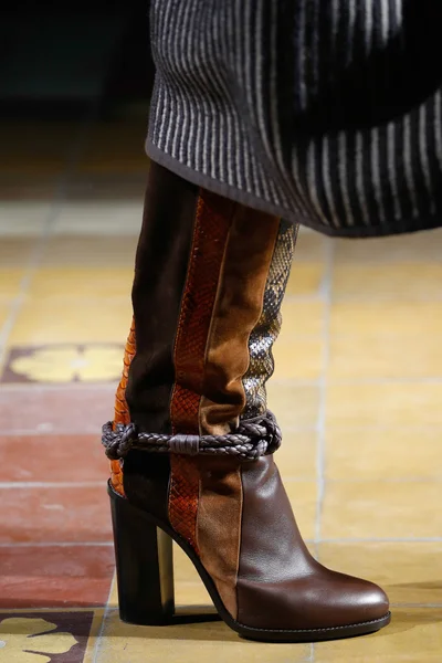 Look 77